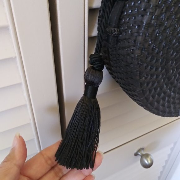 Lokatan Rattan Roundie Lotus Shoulder Bag - Picture 4 of 9